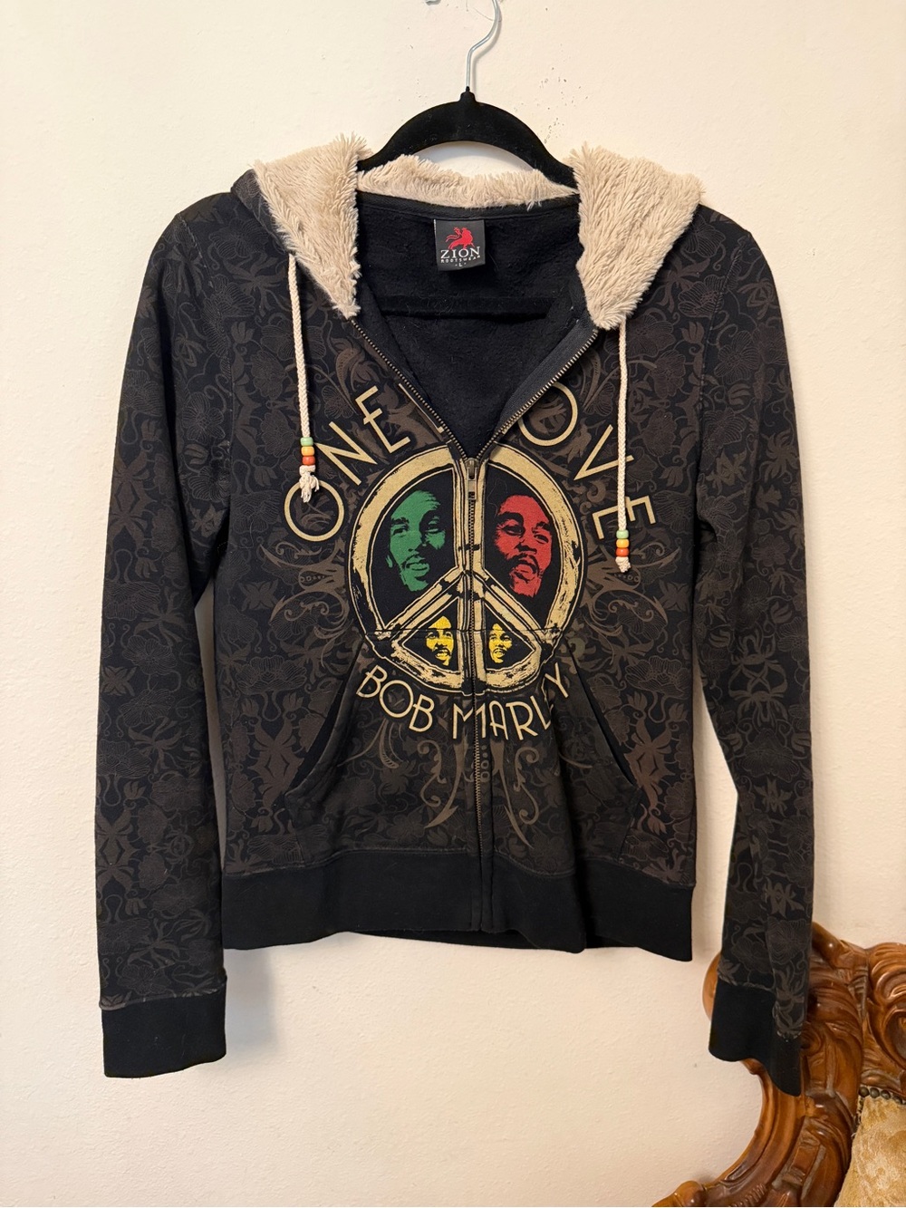 Zion Rootswear Zip Hoodie with Rasta Peace Bob Marley Graphic and Fur Lined Hood